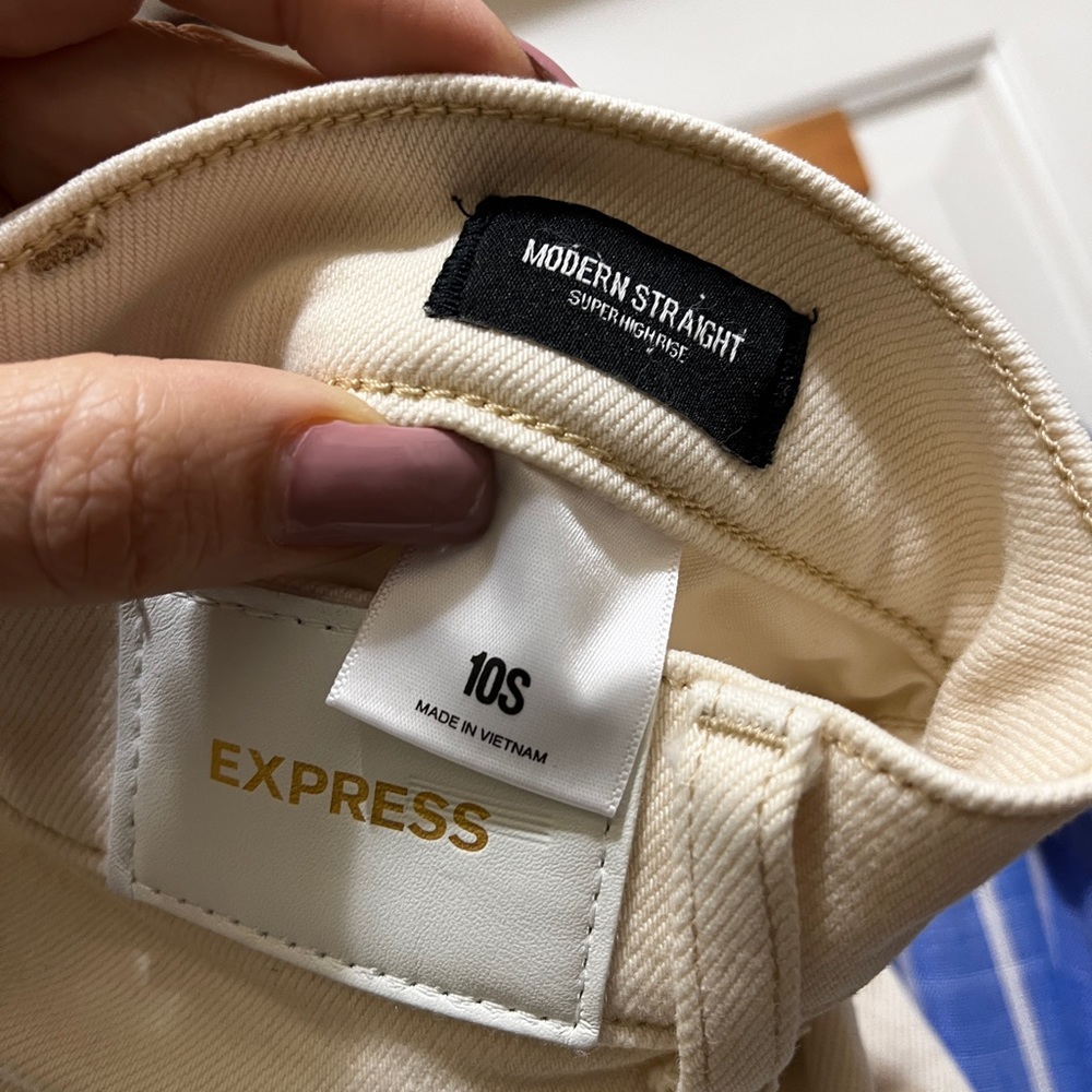 Express Modern Straight Pants in Cream